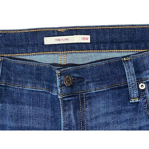 Levi's Women 726 High Rise Flare Leg Denim Jeans Plus Size 18W Blue Stretch NWOT - Picture 5 of 16
